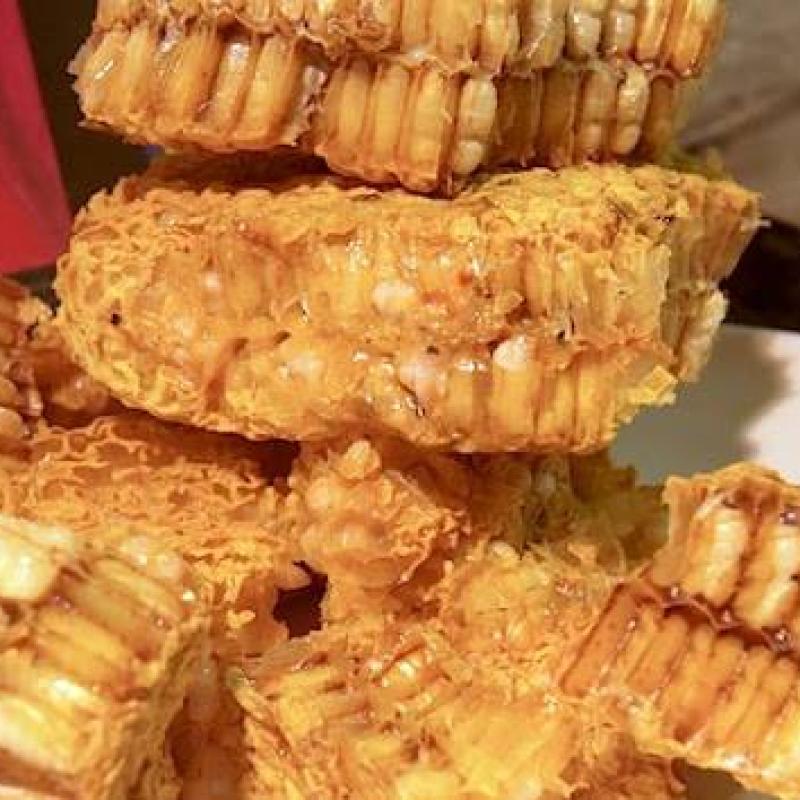 الجوموجينات (عصير يرقات النحل): البديل الطبيعي للفياجرا وفوائده للخصوبة والصحة